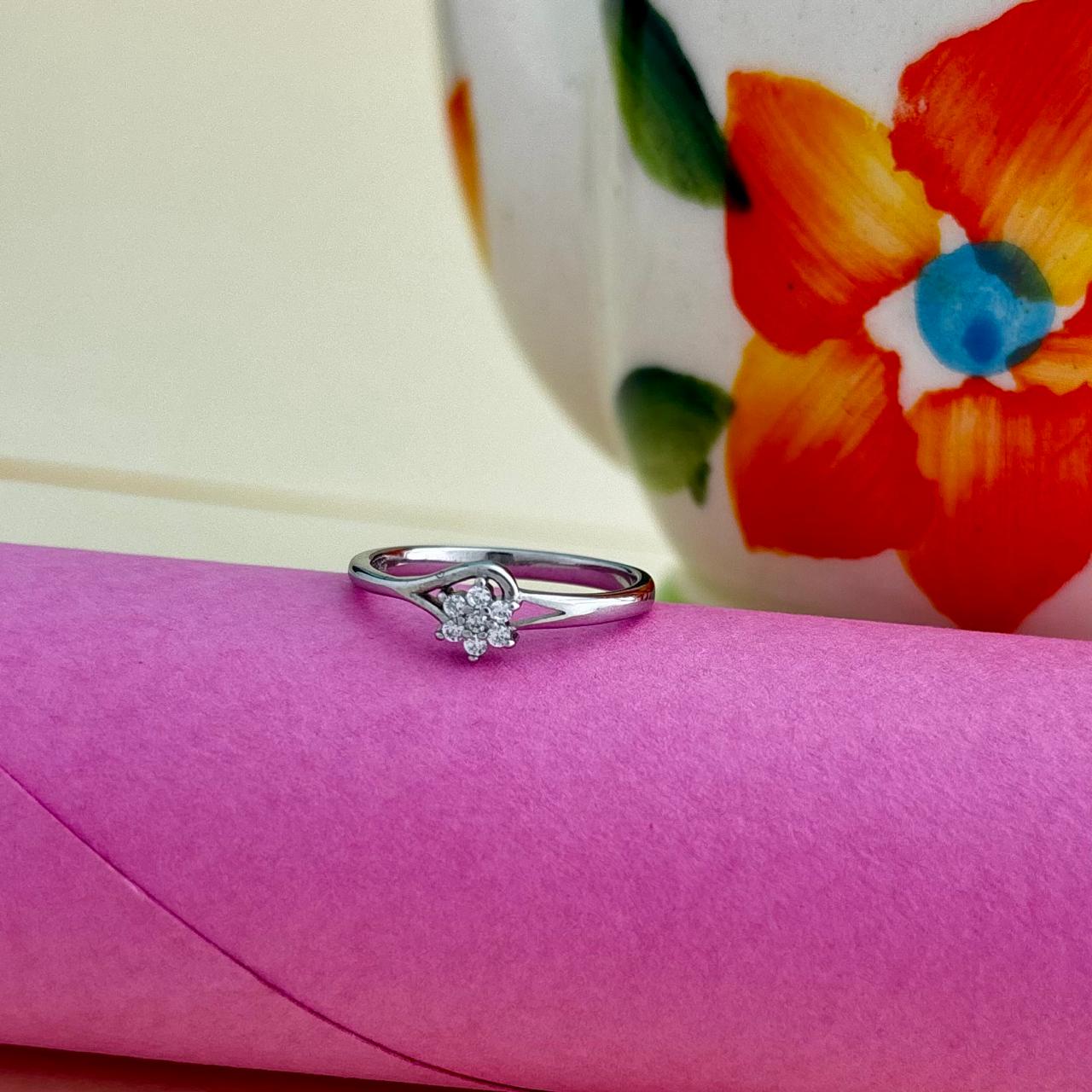 Elegant Floral Crystal Promise Ring - Timeless Silver Tone Gift