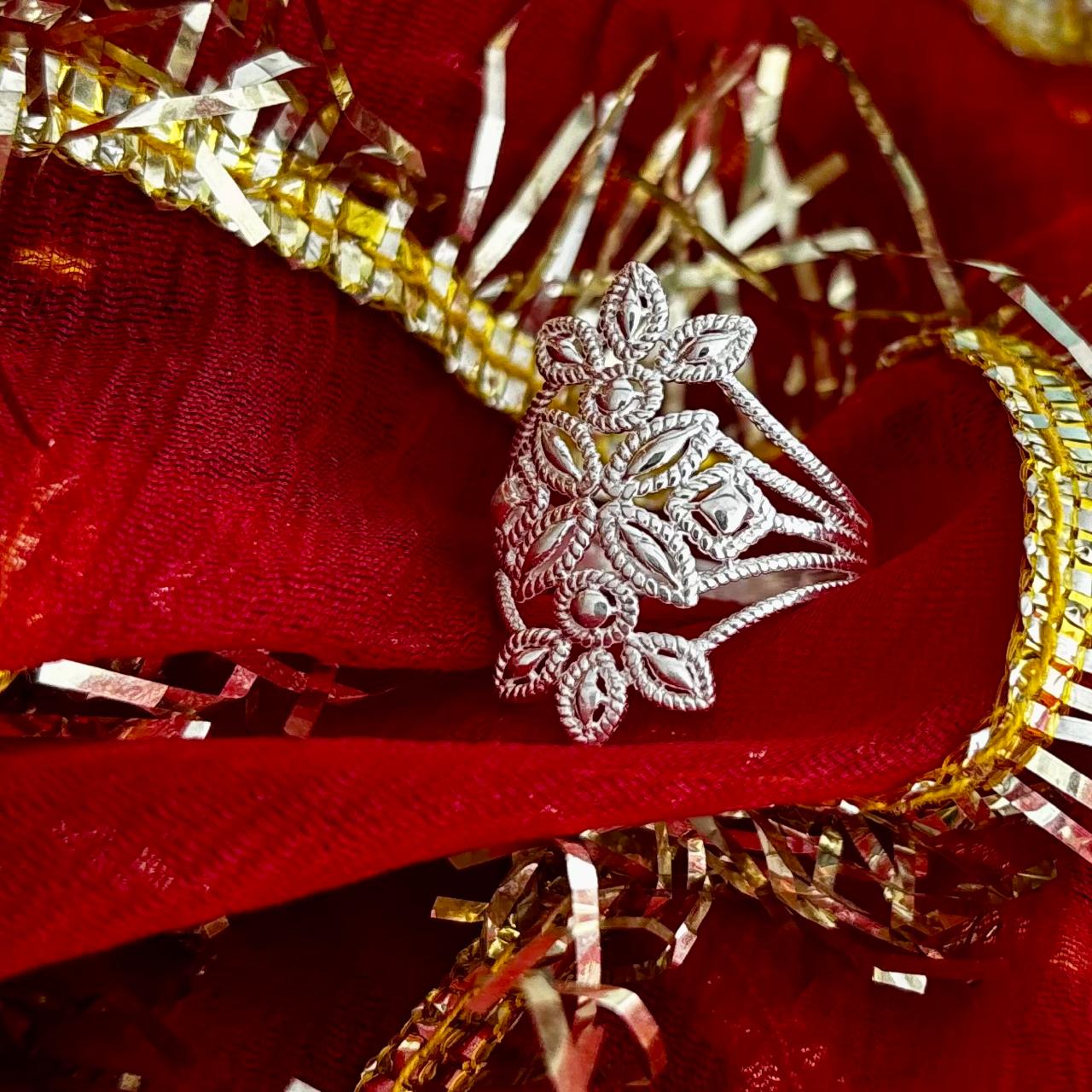 Grand Floral Bloom Cocktail Ring - Festive Silver Tone Statement Piece